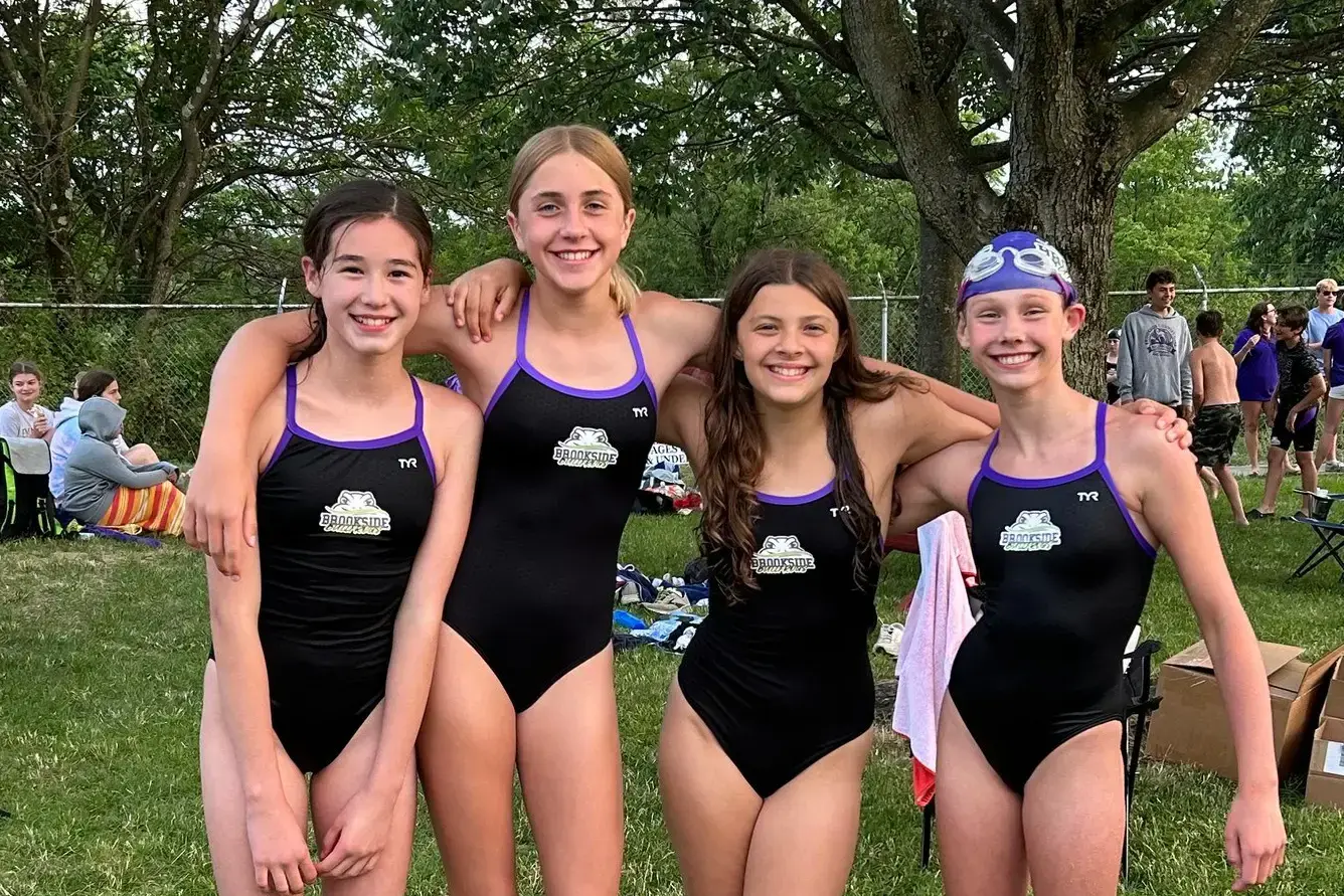 bull frogs swim team